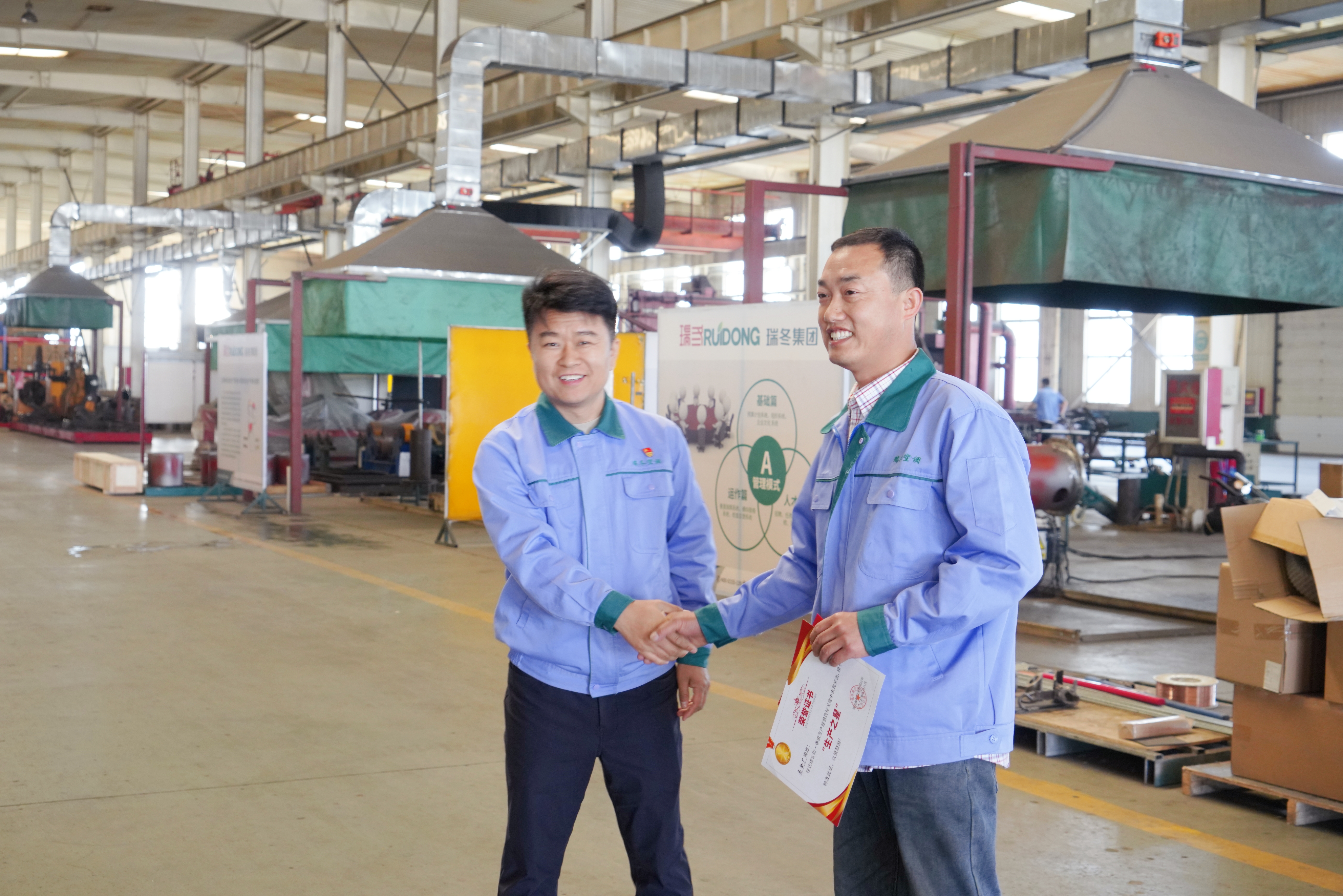 Leiding geven aan de nieuwe reis van hoogwaardige ontwikkeling door het voorbeeld